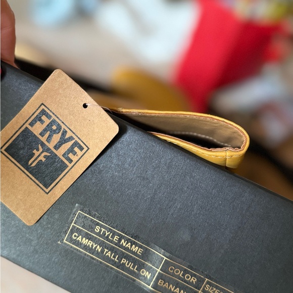 NWT Frye Camryn Leather Tall Boots in banana - Picture 12 of 13